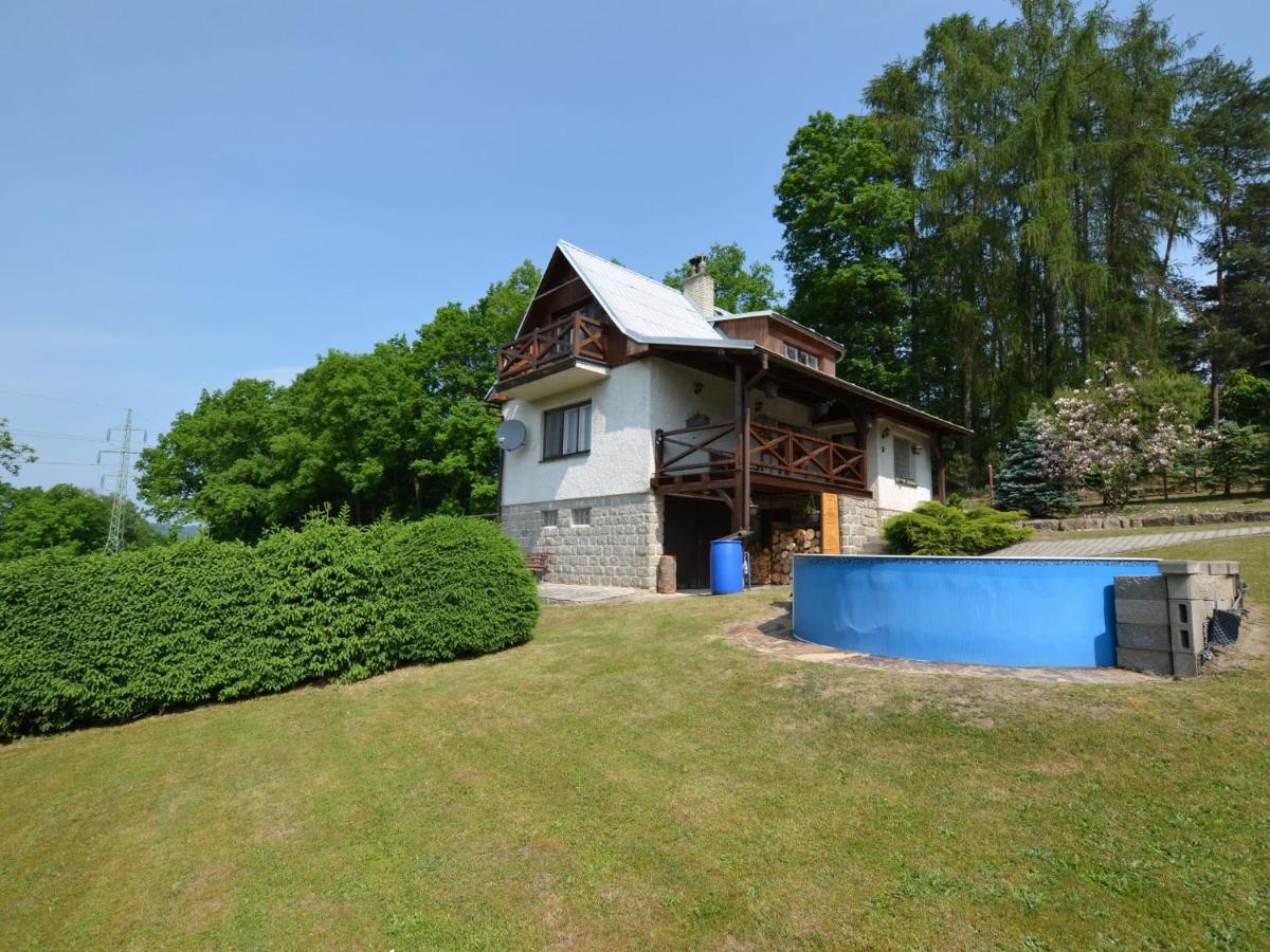 House With The Pool And Fenced Garden Villa Hnanice  Exterior foto